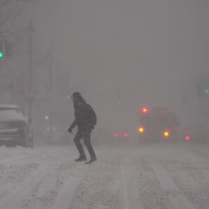 APOKALIPSA U AMERICI: Temperature 35 stepeni ispod nule, upozorenje na TORNADO na snazi, zemlja okovana LEDOM VIDEO