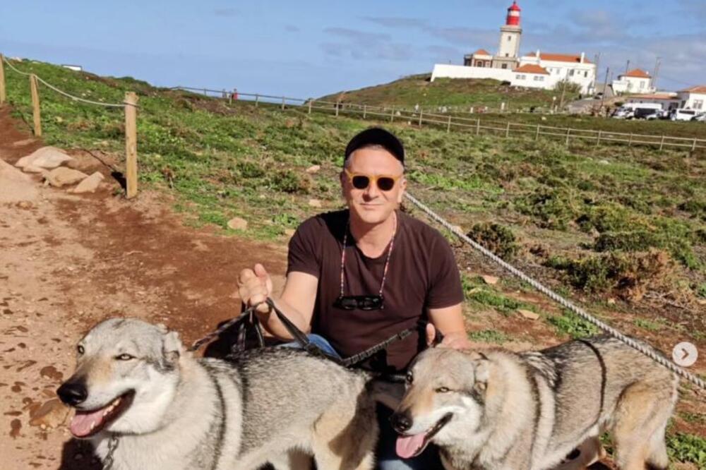 NEKADA SU SE SVE ŽENE OKRETALE ZA OVIM DASOM, A ON SADA ČUVA OVCE: Napustio grad i sada živi ko pravi gazda