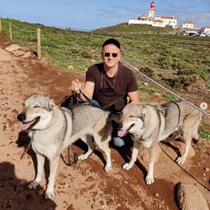 NEKADA SU SE SVE ŽENE OKRETALE ZA OVIM DASOM, A ON SADA ČUVA OVCE: Napustio grad i sada živi ko pravi gazda