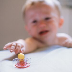 Roditelji oprez! Hitno se povlači proizvod za bebe - RAPEX upozorava na opasnost od davljenja i gušenja