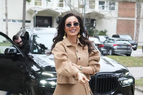 CECA JE DANAS GLAVNA TEMA! Na sebi nosi 20.000 evra, a izgleda kao DEVOJČICA - ne biste je prepoznali, KAKO OVO?