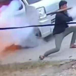 Političar napadnut usred bela dana GRANATAMA! Izleteli iz kombija i počeli paljbu, kamere sve snimile (VIDEO)