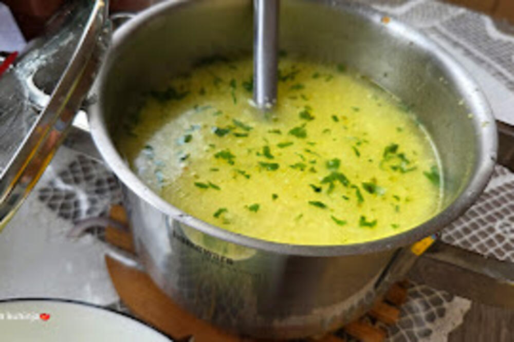 Krem čorba sa sirom i grizom gotova za 10 minuta: Pravi melem za dušu i stomak, uspeva i neiskusnim domaćicama