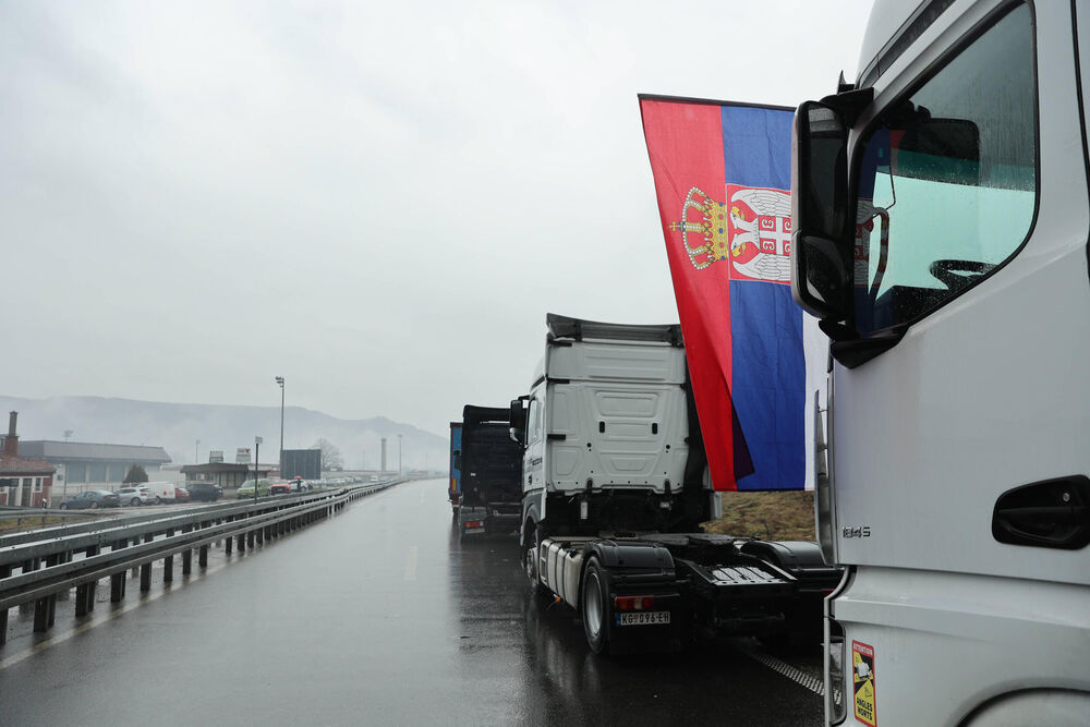 Granični prelaz, granica, Kamioni, gužva na granici, prevoznici