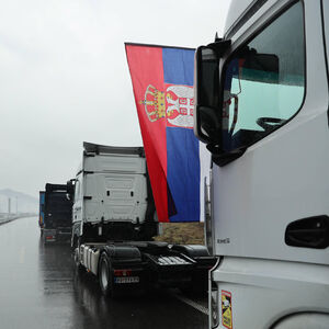 "Vi ste dva minuta ušli, a računaju vam ceo dan": Macut o apsurdu koji je blokirao granice!