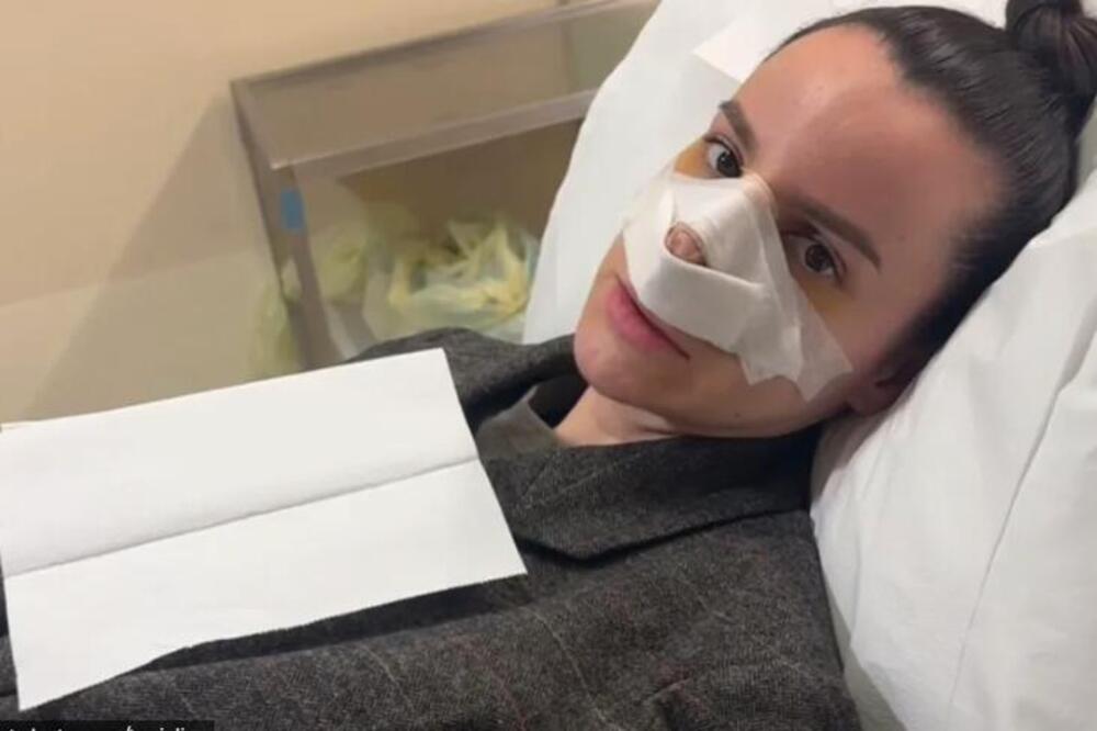 UZNEMIRUJUĆI PRIZOR ZVEZDE GRANDA! Leži u bolničkom krevetu, a pola glave joj u ZAVOJIMA!