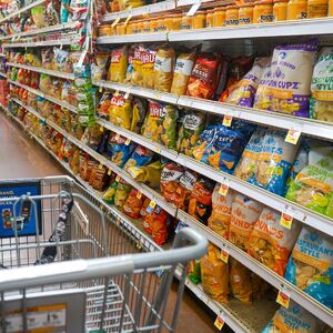 GUMENE BOMBONE ZA SPAVANJE, SIR U SPREJU: Denis pokazao proizvode iz američkog supermarketa, DA TI SE SMUČI ŽIVOT!