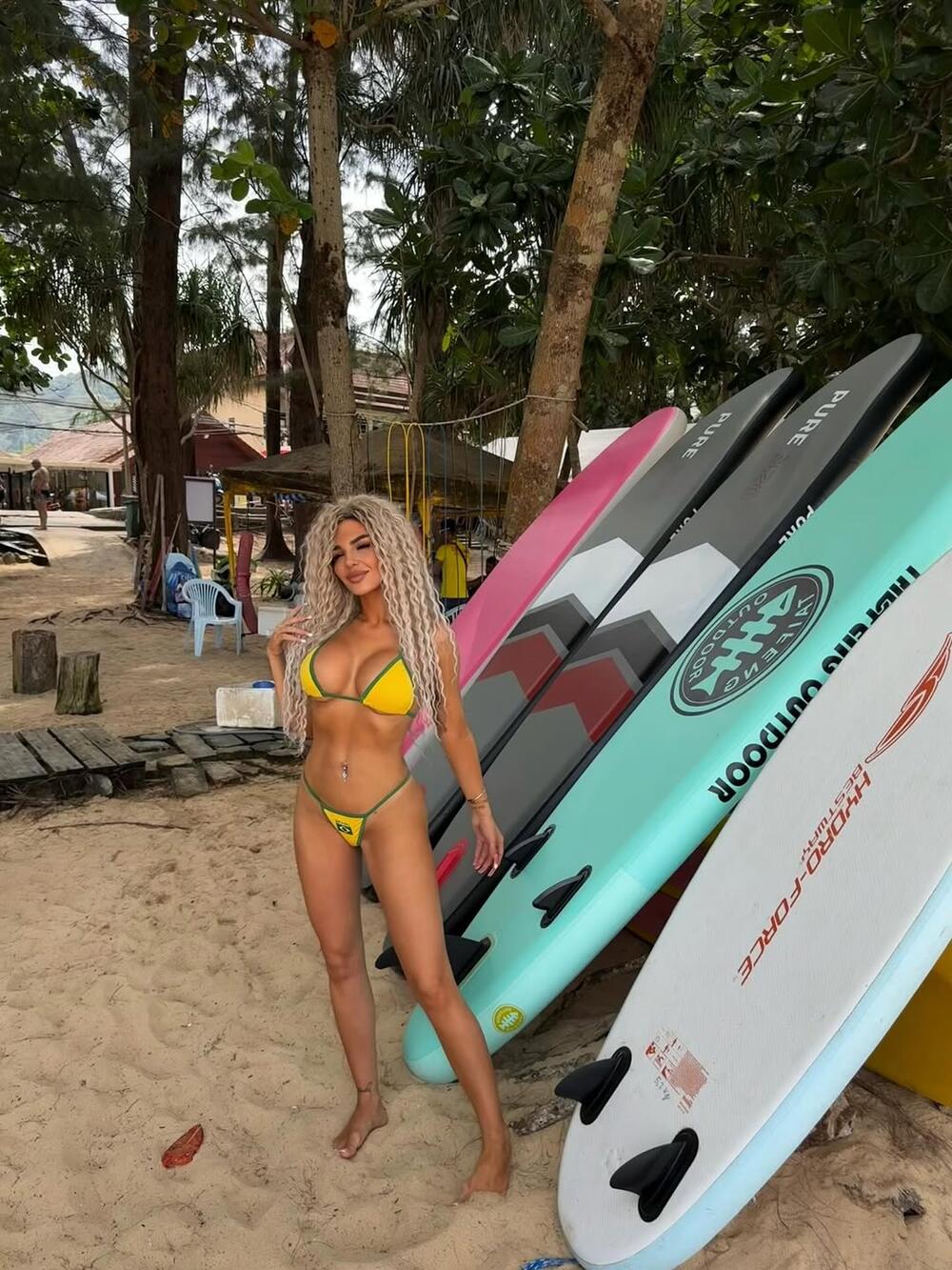 Znate li ko je bomba? Snajka poznatih Srba glavna tema - skinula se i bez CENZURE se pohvalila, DA VAM SRCE STANE