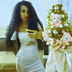 "UCENJIVAO ME DA SPAVAM SA POZNATIM PEVAČEM": Jelena bila tipovana od strane MENADŽERA, izneto sve