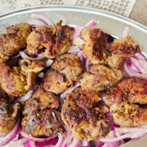 Ne potapajte u mleko: Džigericu pre prženja pospite samo ovim i ostaće sočna i mekana