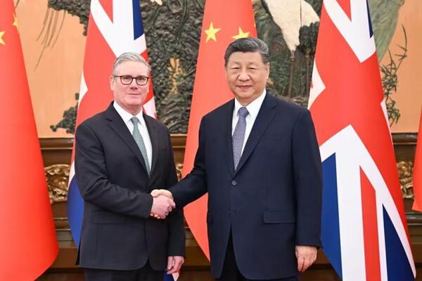 Si Đinping se sastao sa britanskim premijerom Kirom Starmerom