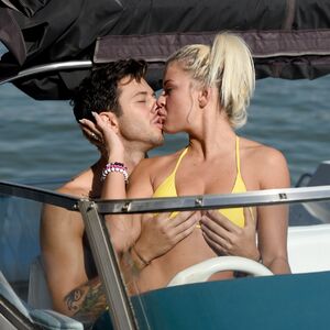 KO SE SEĆA ĐUKIĆEVE BIVŠE? Vaćarenje na gliseru Srbi pamte - Marija Ana još zavodi Beograđane NAPUCANA I CRNA