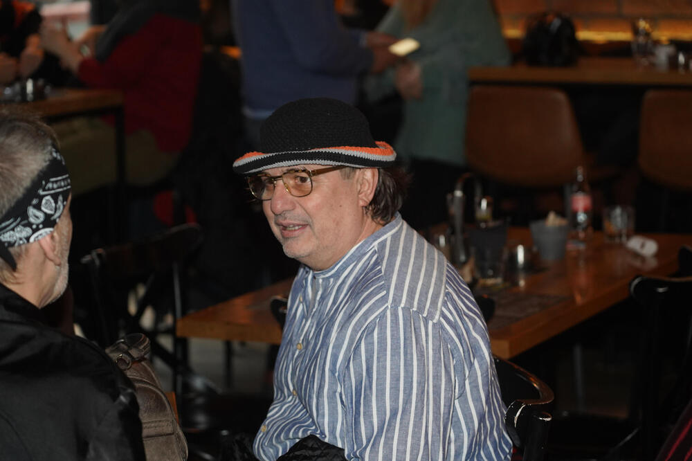 Studentkinja mu rodila 3 sina pa završila s njegovim kumom: Ovo ni na filmu nismo videli, isplivala šokantna intima