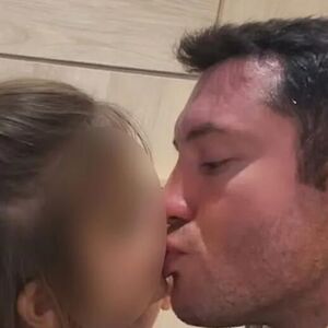 "OVO NIJE NORMALNO!" RAZVEO SE, PA SAD LJUBI ĆERKU U USTA! Javnost se OBRUŠILA - prizor DEGUTANTAN