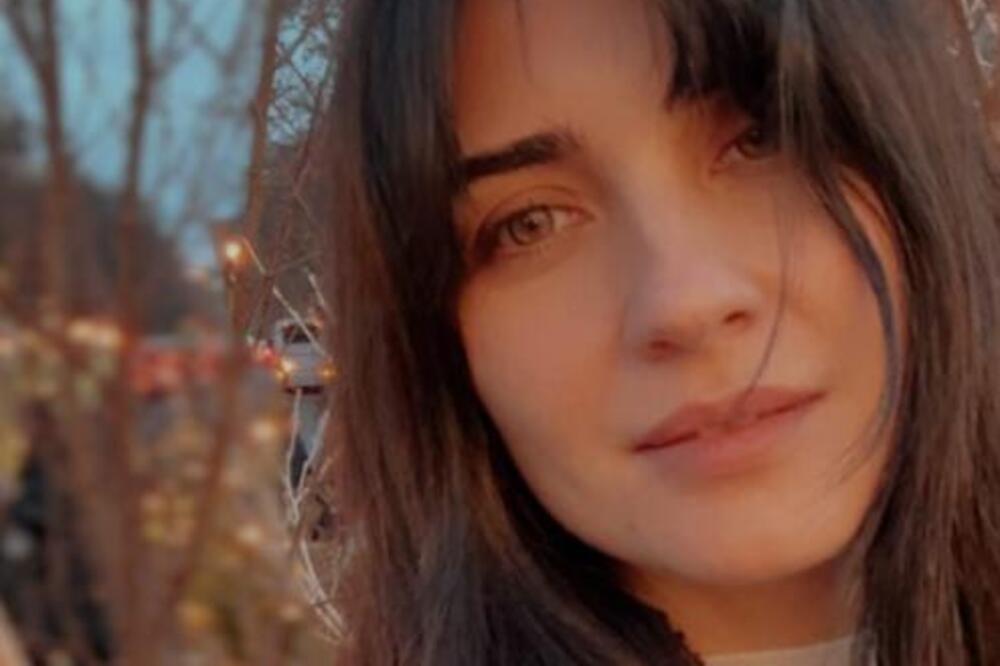 TROJICA BILI POTENCIJALNI OČEVI! O skandaloznoj Turkinji bruji svet, našla se u centru ljubavnog PETOUGLA