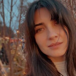 TROJICA BILI POTENCIJALNI OČEVI! O skandaloznoj Turkinji bruji svet, našla se u centru ljubavnog PETOUGLA