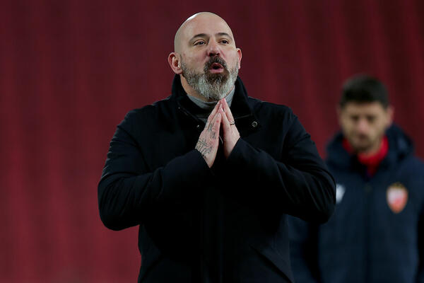 Haos na Marakani: Stanković u sukobu sa navijačem!