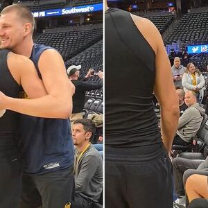 Jokić se izgrlio sa čovekom kog je oterao iz Denvera: Da li prepoznajete igrača koji je sedeo pored? (VIDEO)