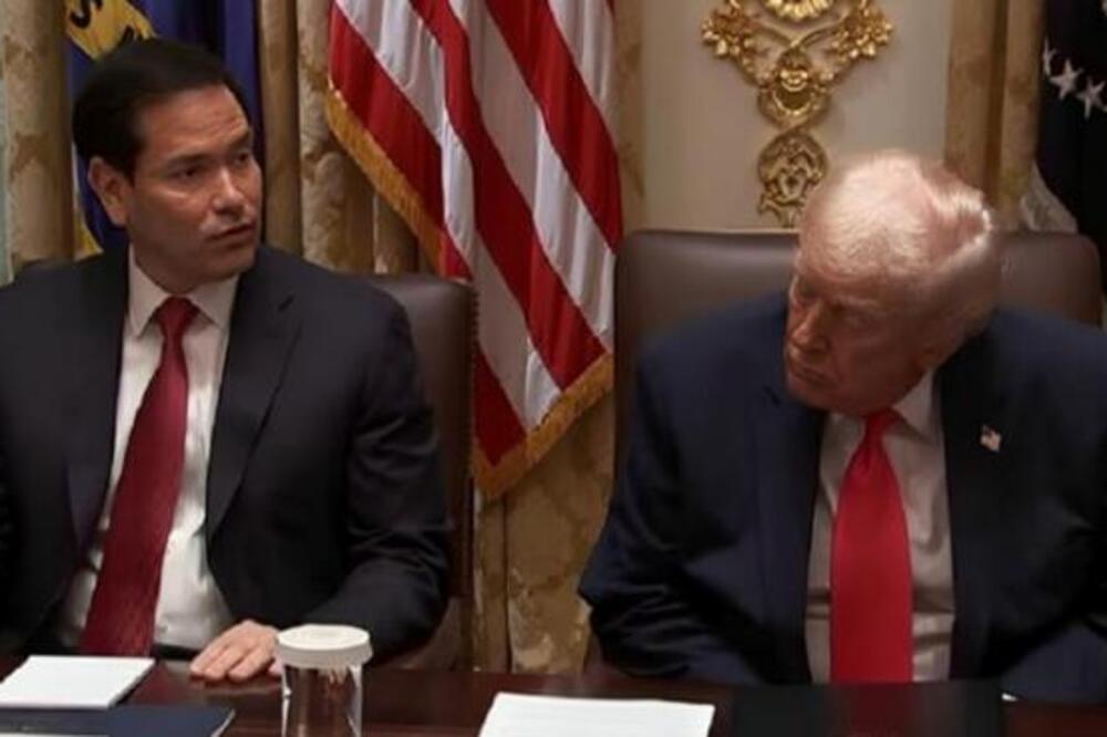 PROBAO DA SE OPRAVDA, ALI... Tramp progovorio o sceni koja je obišla svet, pa šokirao - BOLJE DA JE ĆUTAO! (VIDEO)