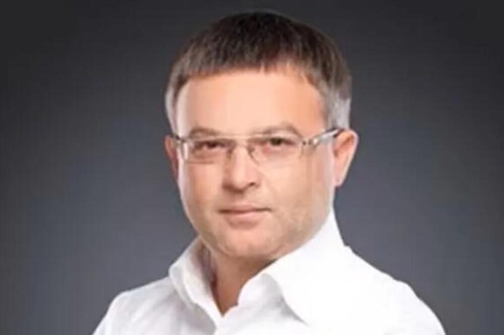 Ovo je Aleksandar koji je nađen mrtav! Recepcionerka videla SENKU na prozoru sa kog je pao - BIO PRETUČEN I VEZAN?