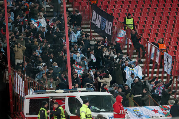 FOTO UBOD: Zvezda se zahvalila navijačima Selte na posebnom transparentu