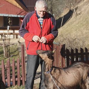 DEDA VIDE SA MOKRE GORE 4 DANA NIJE JEO NI PIO DOK NIJE SVE SAVLADAO: Sada kida na Fejsbuku, postao INFLUENSER!