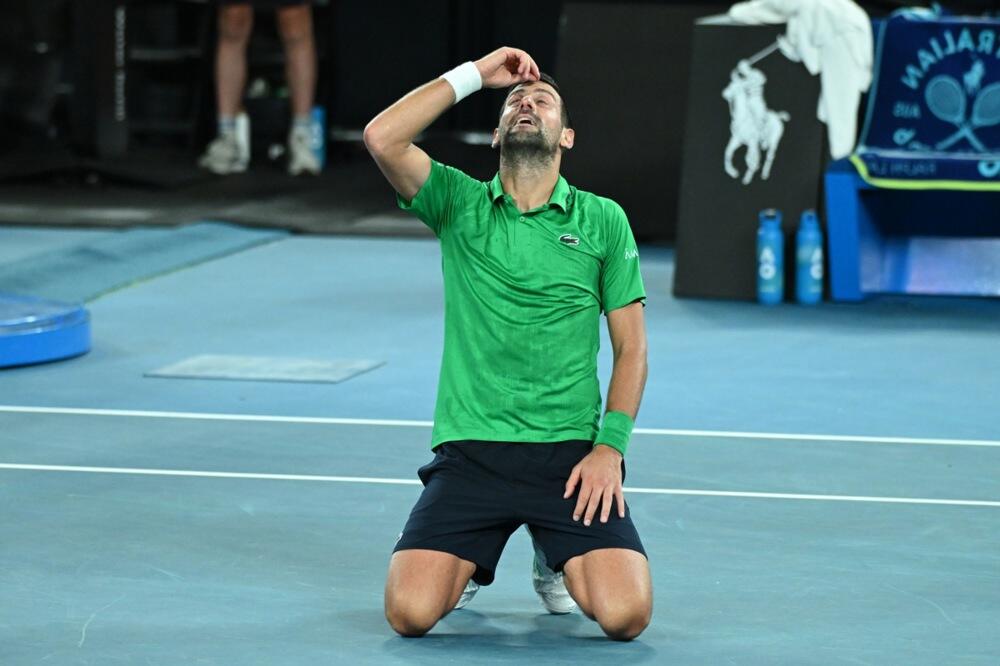 Đoković zapušio usta hejterima: Napisao moćnu poruku na ćirilici!