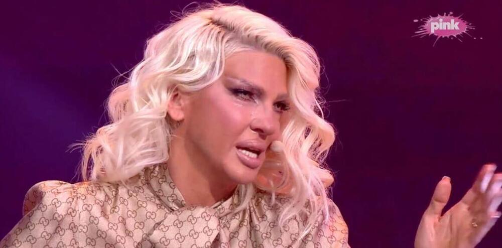 "Izgledaš kao klozetarka!" Jelena Karleuša i Viki Miljković žestoko zaratile uživo u emisiji, sevale brutalne reči