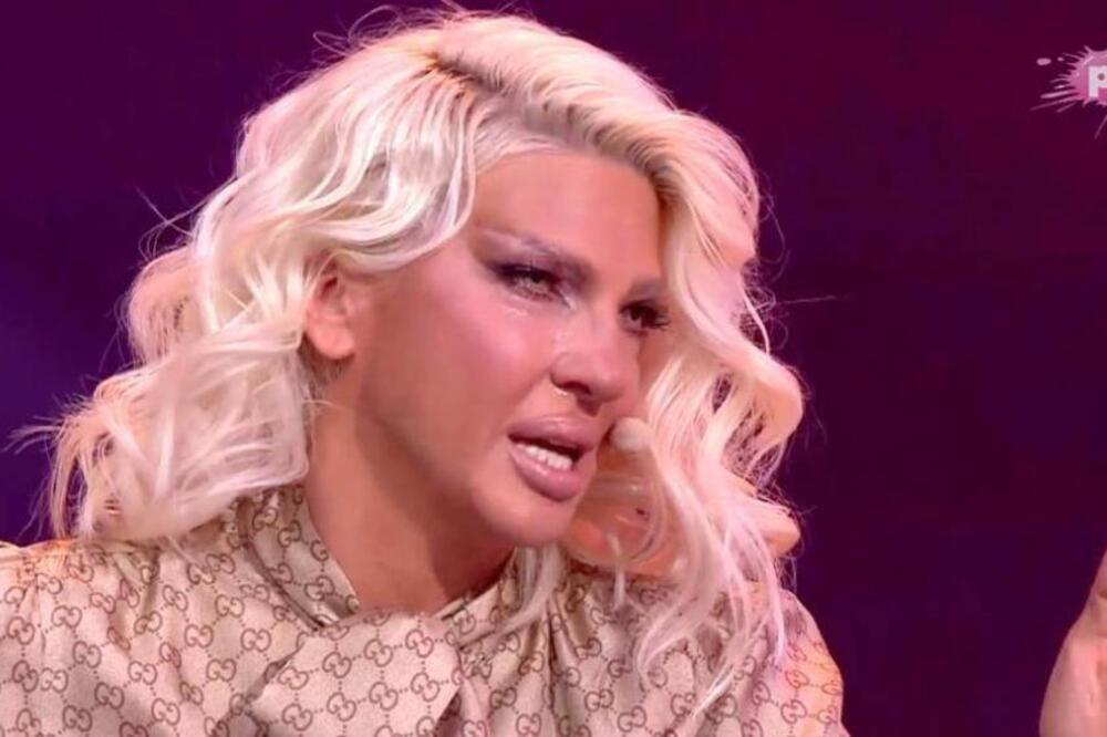 "Izgledaš kao klozetarka!" Jelena Karleuša i Viki Miljković žestoko zaratile uživo u emisiji, sevale brutalne reči