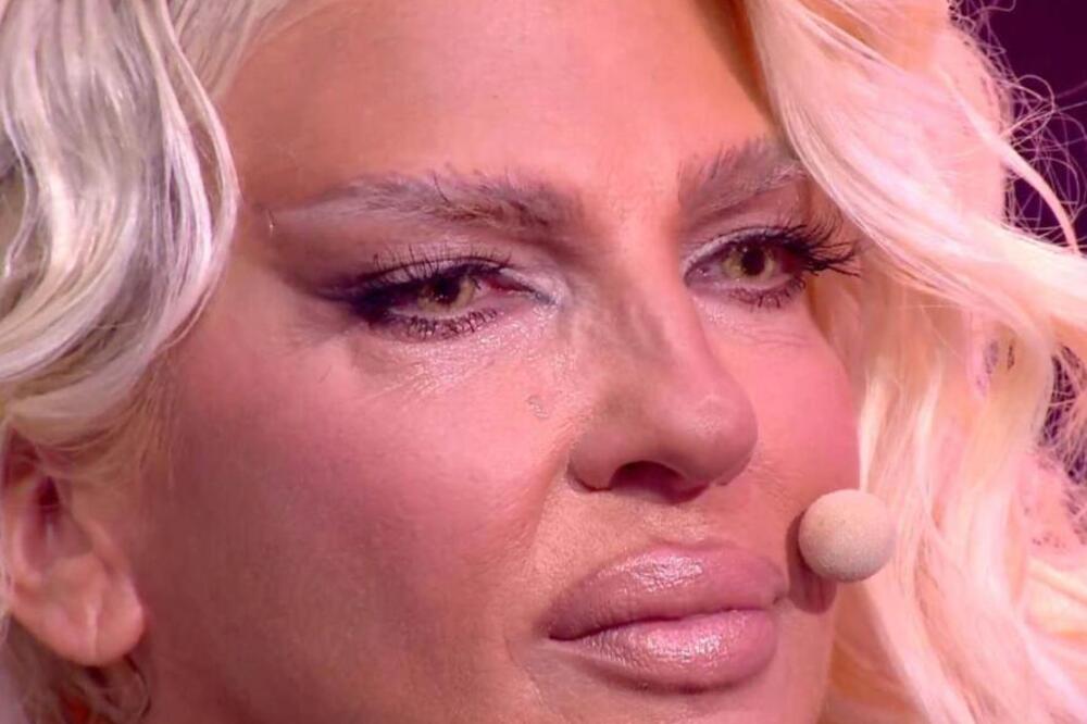 NAKON ŠTO SU UHVAĆENI NA VEČERI, OTKRIVENA ISTINA O KARLEUŠINOM OCU! Pred milionima je IZGOVORILA ovo o Draganu