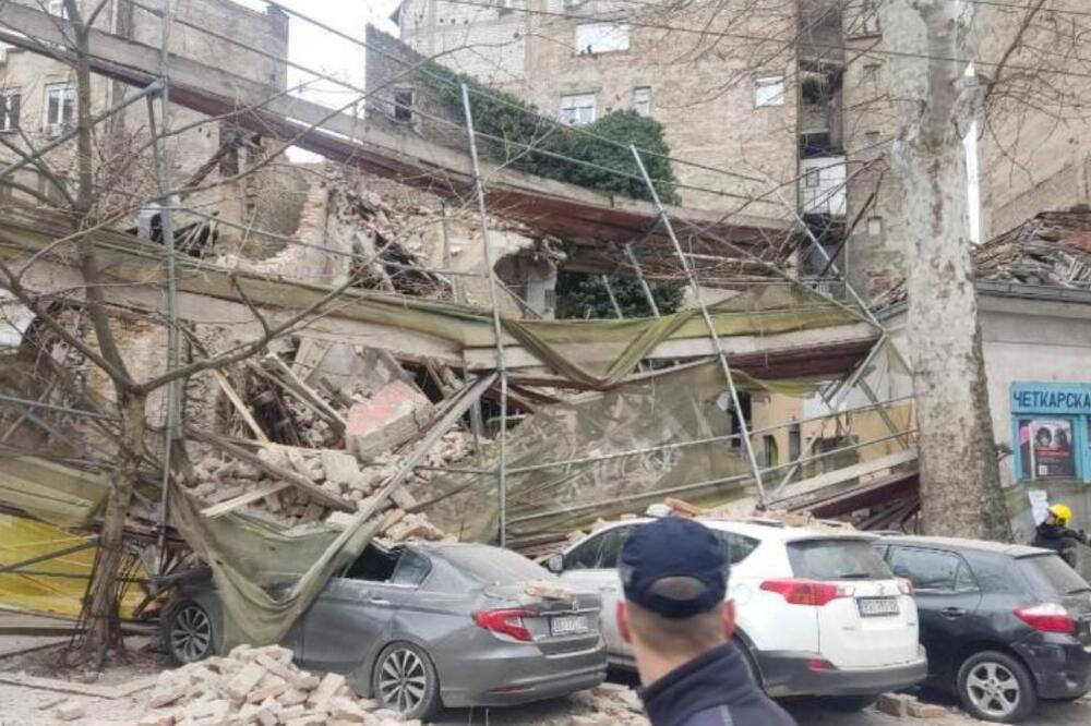 Prve slike sa mesta urušavanja zgrade u Beogradu: Vatrogasci i hitna pomoć na licu mesta (FOTO)