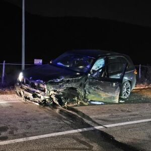 ZASTRAŠUJUĆI PRIZORI: Dva BMW-a smrskana u sudaru kod Novog Pazara, IMA POVREĐENIH