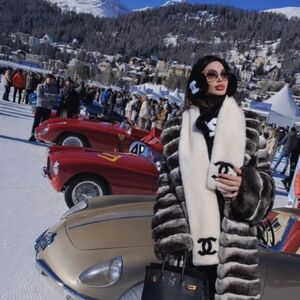 ZABRANJENA U SRBIJI, A U LUKSUZU DO GUŠE! Evo kako danas živi starleta koju Beograd pamti - OVDE IDU SAMO BURŽUJI