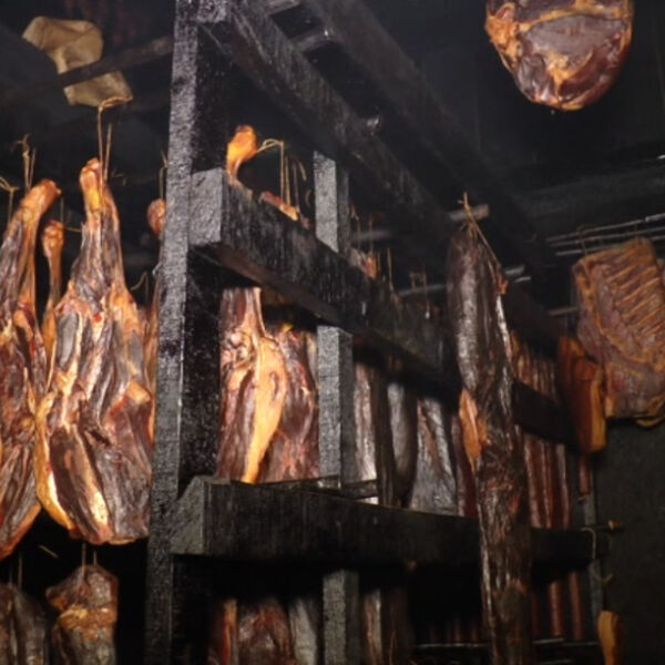 Još jedna čuvena Pršutijada zakazana u ovom delu Srbije: Prestonica je suhomesnatih proizvoda