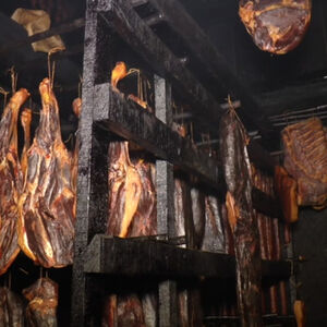 Još jedna čuvena Pršutijada zakazana u ovom delu Srbije: Prestonica je suhomesnatih proizvoda