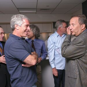 "MARKIRAŠ DEVOJČICU KOJA JE RANJIVA, PA JE VRBUJEŠ!" Ovako je Epstajn sa poznatim prijateljima razradio jezivu šemu