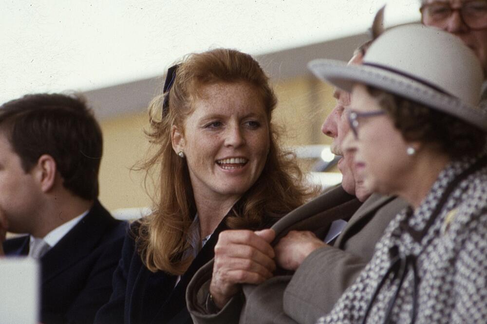 PALATA NIJE USPELA DA ME OBEZGLAVI, ALI MORAM NAZAD KOD DŽELATA": Bivša žena princa Endrua molila za pomoć Epstajna