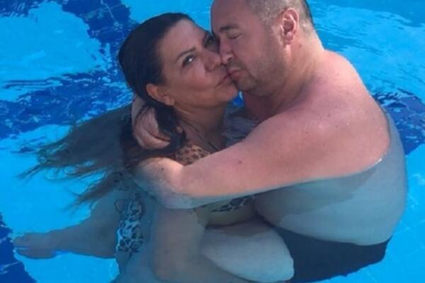 SRBI SE ZALEDILI, A TRAJKOVIĆI POSKIDALI! Đani i Slađa ne znaju za zimu - golišavi snimak bi zagrejao i SIBIRCE