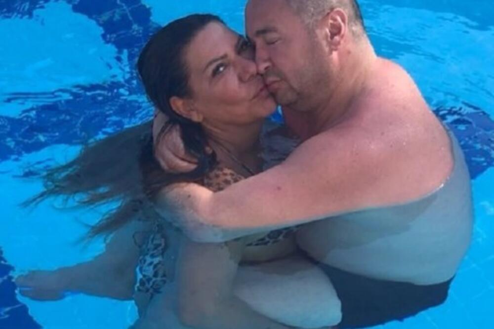 SRBI SE ZALEDILI, A TRAJKOVIĆI POSKIDALI! Đani i Slađa ne znaju za zimu - golišavi snimak bi zagrejao i SIBIRCE