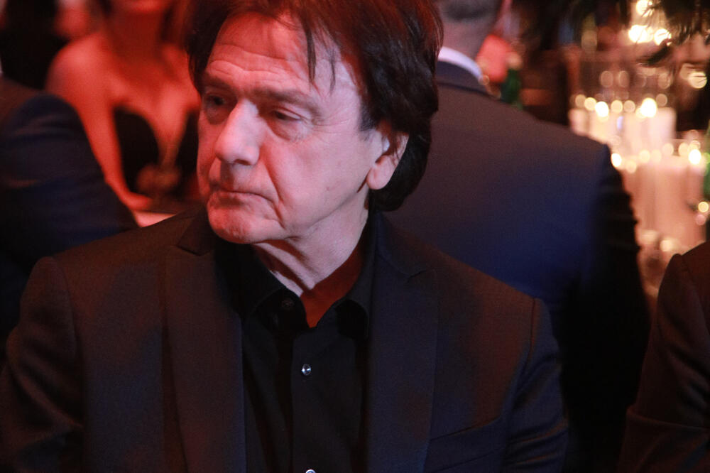 Kamere snimile napadače koji su bacili bombu na kuću Zdravka Čolića: Zabeleženo kretanje dvojice muškaraca