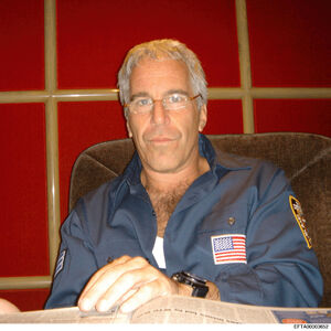 "Neki tip je pokušao da me poljubi..." Isplivao jeziv snimak na kome se Epstajn izgovara ove reči ženama (VIDEO)