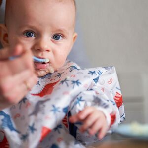 Povlači se velika količina ove dohrane za bebe! Sadrže supstancu koja izaziva mučninu i povraćanje, jako je opasna