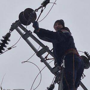 "Prekrstimo se pre nego što se popnemo" Jovan je elektro-monter heroj iz ledenog talasa - kapa dole (FOTO)