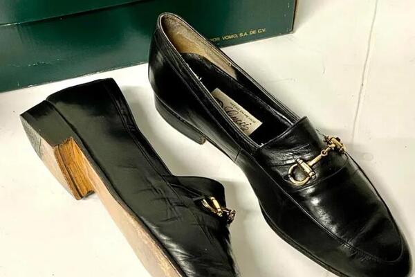 Kupio polovne mokasine za 30 evra, pa ubrzo otkrio koliko zapravo vrede! Cifra ide u nebesa, može da zaradi čak...