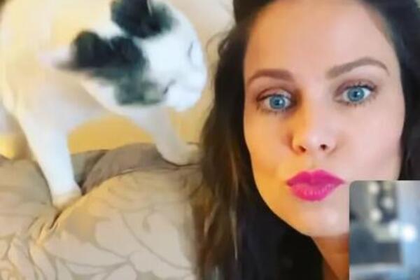 IME DOMAĆE VODITELJKE SE NAŠLO U MEJLOVIMA OSUĐENOG PEDOFILA EPSTAJNA? Evo i u kom KONTEKSTU - ona se oglasila