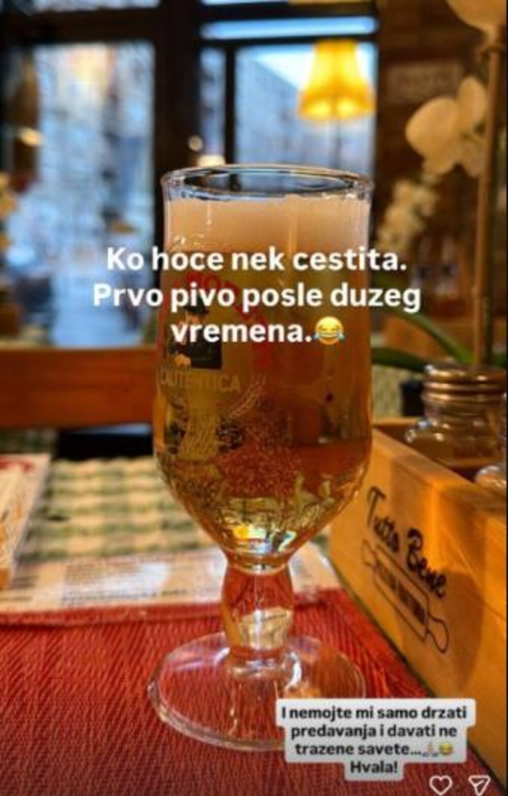 Edita uživa u pivu