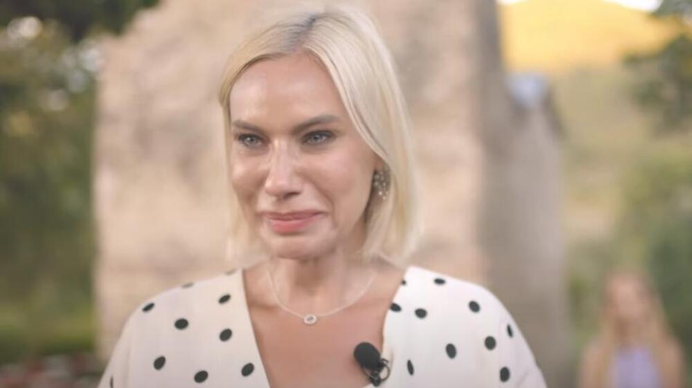 "NE MOGU DA TE GLEDAM, GLUMIŠ RIBU, A IMAŠ MAJMUNSKU FACU" Marija Veljković odgovorila OVOJ ŽENI NA STRAŠNE UVREDE