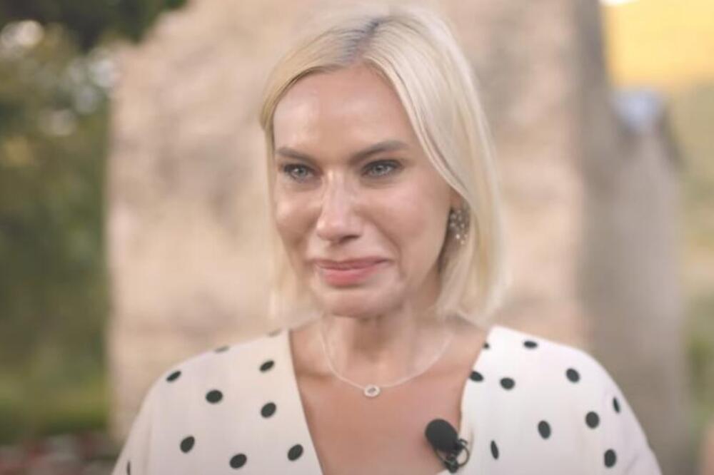 VODITELJKA GRCA U SUZAMA ZBOG OČEVE KUĆE: Slomila se pred nacijom zbog ove odluke, u poslednjem času prelomila