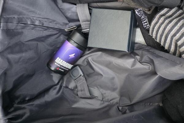 DOŠAO NA GRANICU, PA ZABEZEKNUO CARINIKE! Kad su otvorili KOFER nije im bilo DOBRO, GLEDAJTE ŠTA JE NAĐENO! (FOTO)