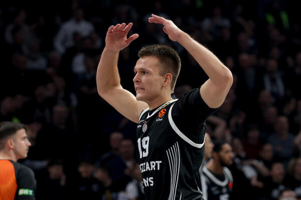 Kapiten bez trake (Video/Foto)